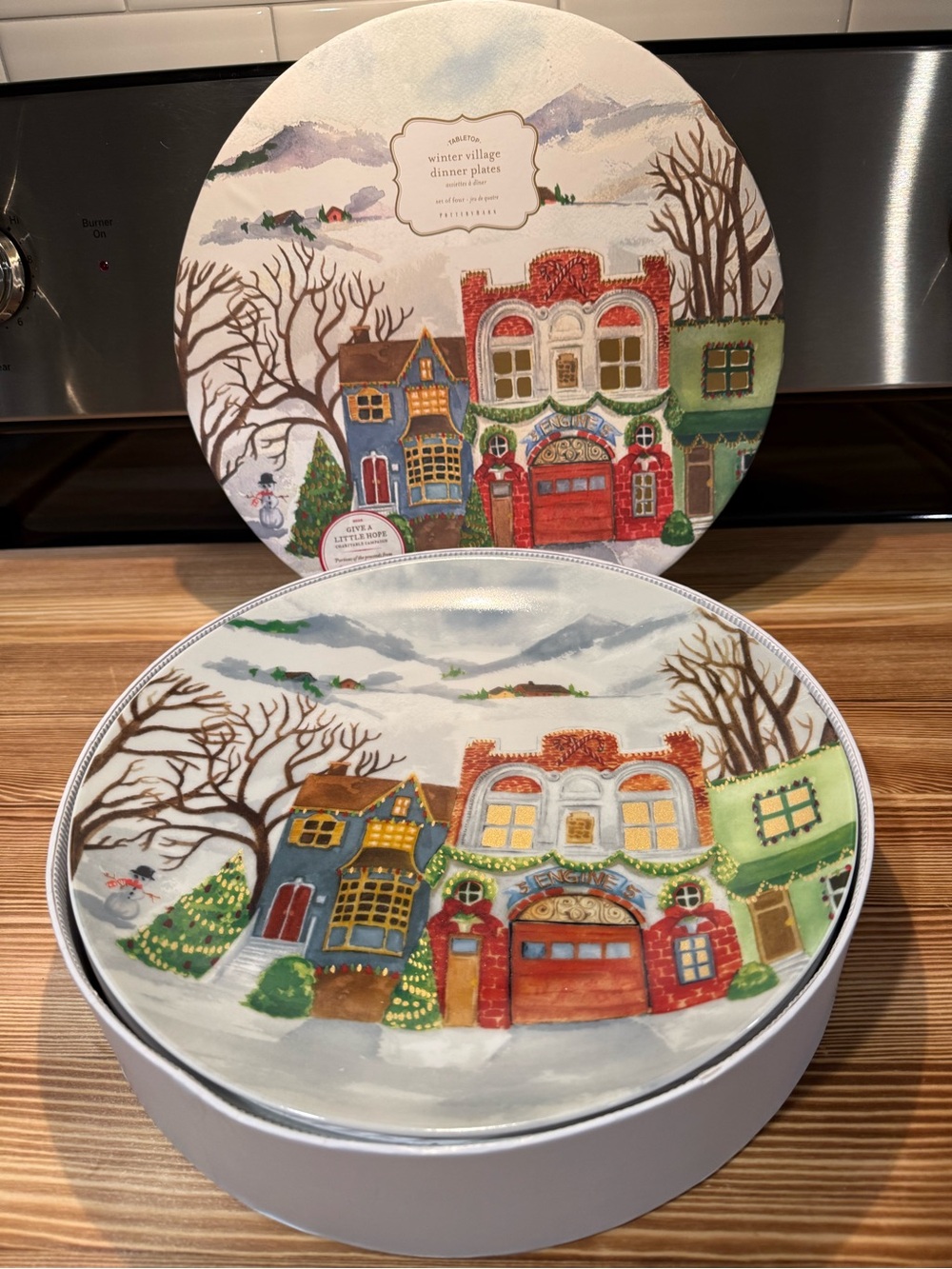 New Pottery Barn Winter Village Dinner Plate Set, 4 NIB